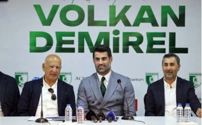 Volkan Demirel'den 3 yllk imza