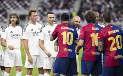 Barcelona ve Real Madrid'in efsaneleri Katar'da sahaya kt