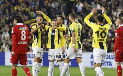 Fenerbahe'de milli mesai balyor! 11 futbolcuya grev