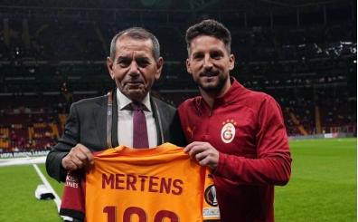 Galatasaray'da Mertens'e plaket!