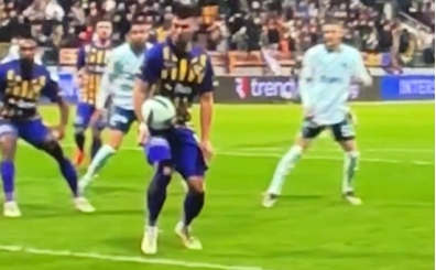 Fenerbahe penalt bekledi, hakem 'devam' dedi