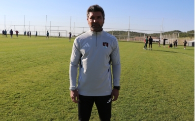 Hakan Kutlu: 'Hedefimiz Vanspor'u Süper Lig'e çıkarmak'