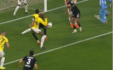 Fenerbahçe - Beşiktaş derbisinde penaltı kararı