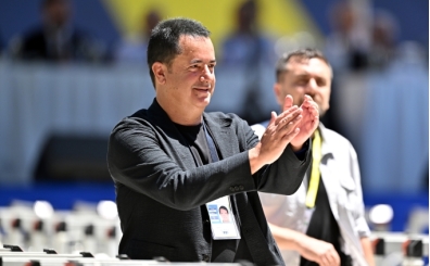 Acun Ilcal, Ada'da gndem oldu!