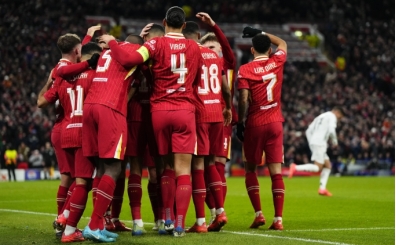 Liverpool, puan kaybna ramen zirvede yer ald