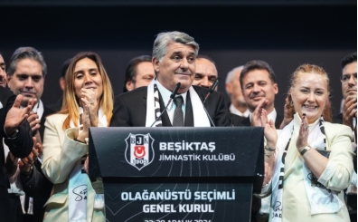 Beikta bakan Serdal Adal'da futbolculara mjde