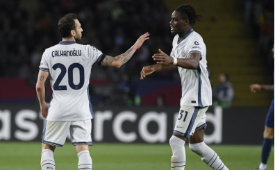 Hakan Çalhanoğlu'ndan Barcelona için mesaj!