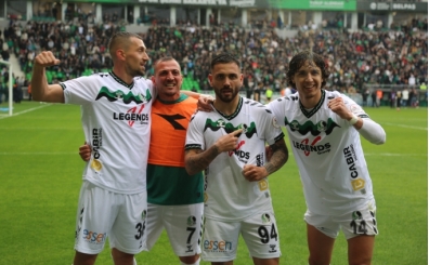 Sakaryaspor 'son maçta' tutundu