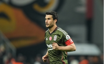 Necip Uysal'dan a��klama: '�a�k�n�m, �zg�n�m'