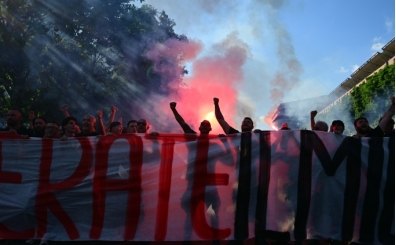 Milan'da yönetime protesto!