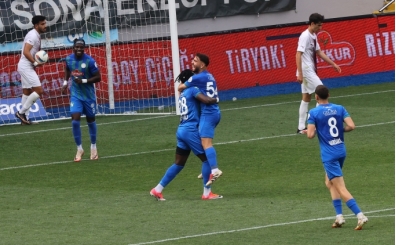 Rize'de 7 gollü veda maçı!