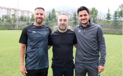 TFF'nin ilk defa uyguladığı kursla eğitim alan futbolcular, Palandöken'de antrenörlüğe hazırlanıyor