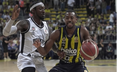 Fenerbahçe Beko, Beşiktaş Fibabanka karşısında 2-0 öne geçti!
