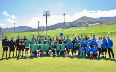Konyaspor'da sezonun ikinci etap hazırlıkları Erzurum'da başladı