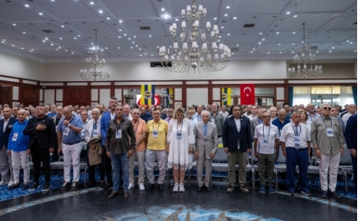 Fenerbahçe Divan Kurulu'na ara; arbede yaşandı