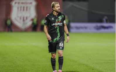 Caner Erkin takm arkadana vurdu, krmz grd!