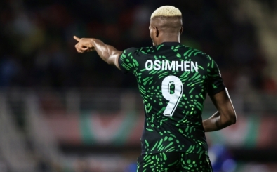 Victor Osimhen, Lionel Messi'yi ge�ti!