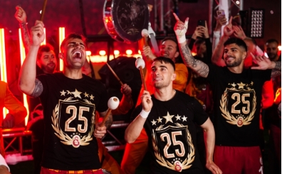 Galatasaray'da sosyal medyay sallayan diyalog: Yunus - Abdlkerim!