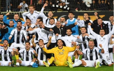 Altay evinde 3'te 3 peinde
