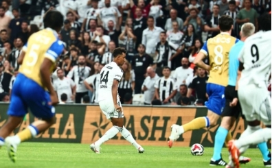 Beşiktaş'ta 12. saniyede kırmızı kart!