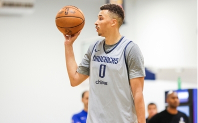 Dante Exum, Dallas'ta devam edecek
