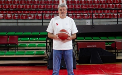 Karyaka'da baantrenr Beok ile yollar ayrld!