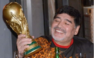Yıldız Tilbe'den şaşırtan Maradona paylaşımı!