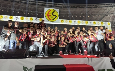 Eskişehirspor'da şampiyonluk sevinci, tüm şehri sardı