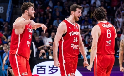 12 Dev Adam, Yunanistan' farkl yenerek finalde!