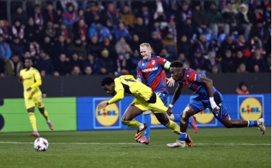 Viktoria Plzen - Fenerbahe mann hakemine tepki: 'Utanmaz!'