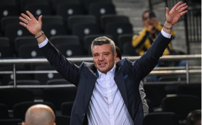 Fenerbahe Bakan Sadettin Saran'dan 74 gnde  kupa!