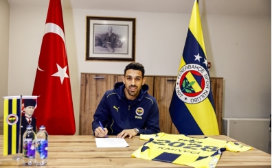 Fenerbahe, rfan Can Kahveci ile 3 yl uzatt