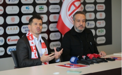 Antalyaspor'da gelecek sezonun haritası çizilecek