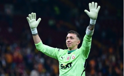 Muslera'dan çifte kupayla veda!