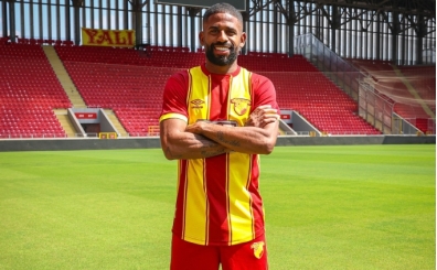 Göztepe'de Teixeria imzayı attı
