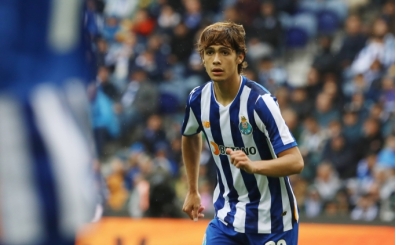 Porto, genç yıldızı Rodrigo Mora ile sözleşme uzattı