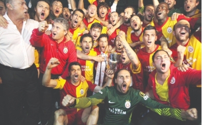 Galatasaray'dan Fenerbahçe'ye 12 Mayıs göndermesi