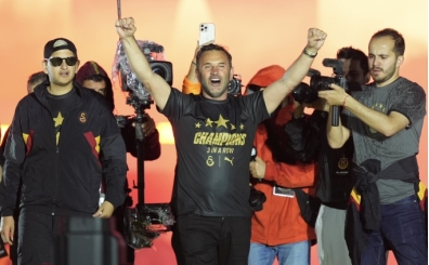 Okan Buruk'tan transfer ve ayrılık açıklaması!