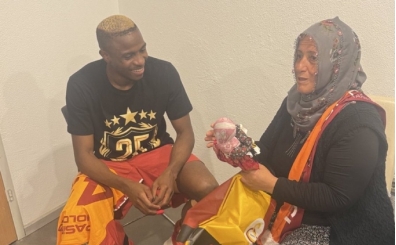 Neslihan teyze ile Victor Osimhen buluştu