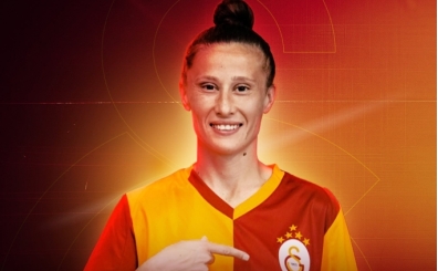 Ebru Topçu, 1 yıl daha Galatasaray Kadın Futbol Takımı'nda