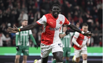 West Ham, Diouf transferinde mutlu sona ulaştı