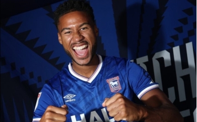 Ipswich, Cajuste'yi kiralad!