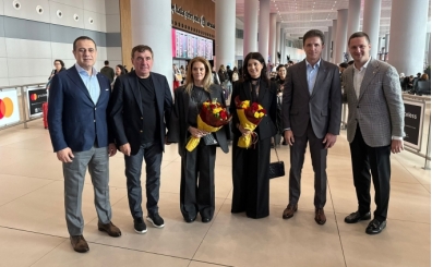 Hagi ve Popescu, kupanın yıldönümünde İstanbul'da