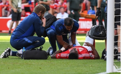 Nottingham Forest'ta Taiwo Awoniyi yapay komaya alındı