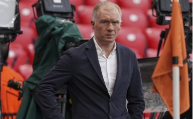 Paul Scholes'tan Arne Slot'a ar eletiri