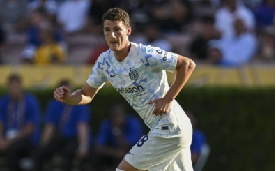Galatasaray'a Pavard iin rakip!