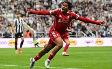 Liverpool, Newcastle United' 16 yandaki Ngumoha ile ykt!