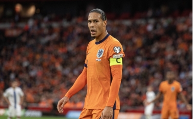 Marco van Basten'den Van Dijk'a liderlik eleştirisi!