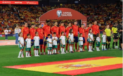 spanyollar motive: 'Bu gece parti var!'