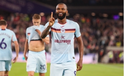 Brentford, West Ham'ı iki golle devirdi!